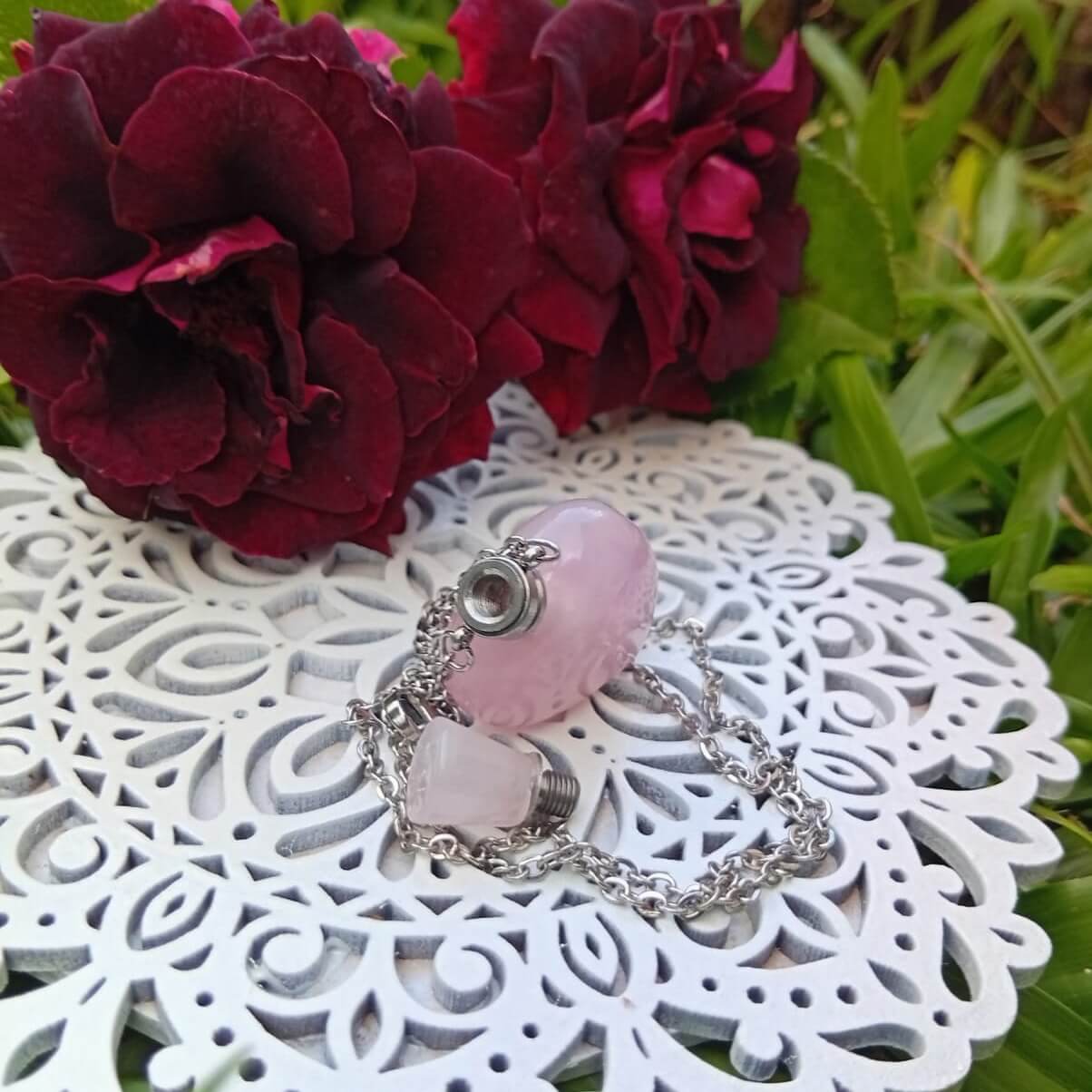 Colar Aromatizador Pessoal de Quartzo Rosa – Amor-Próprio & Equilíbrio Emocional
