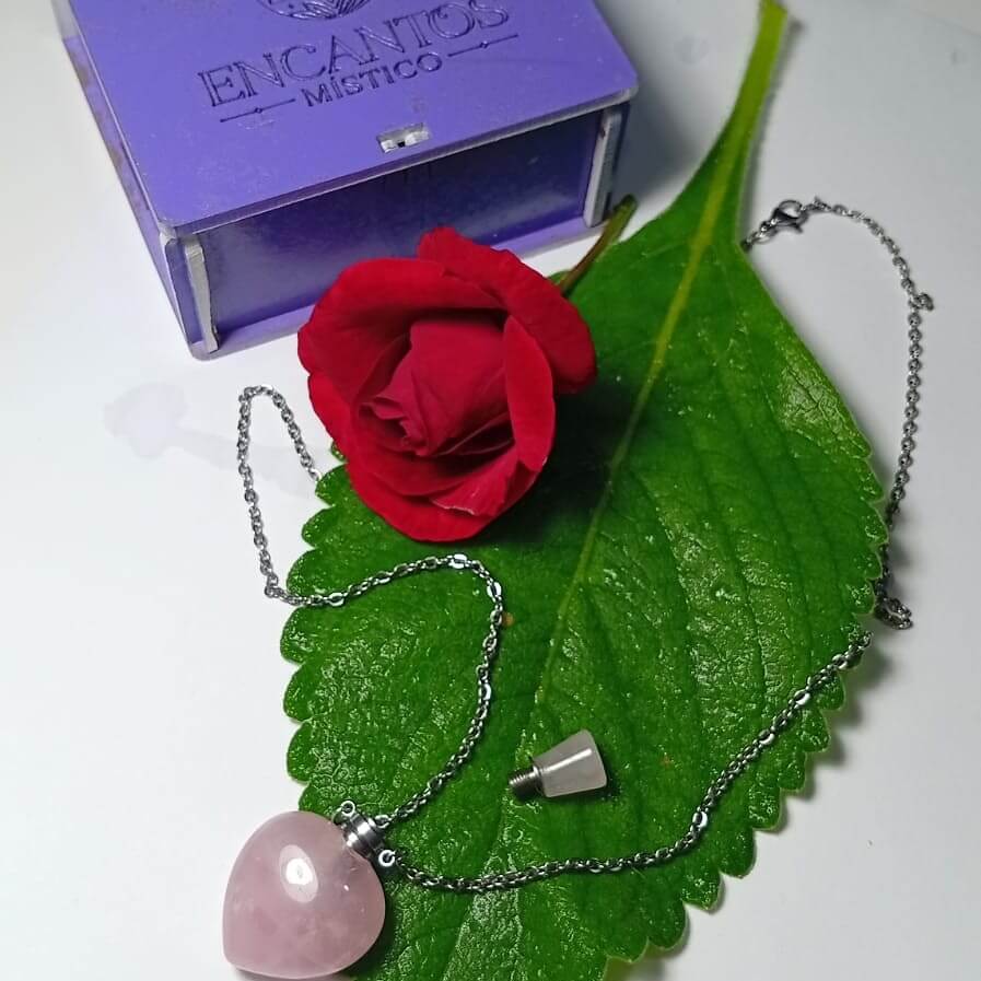 Colar Aromatizador Pessoal de Quartzo Rosa – Amor-Próprio & Equilíbrio Emocional