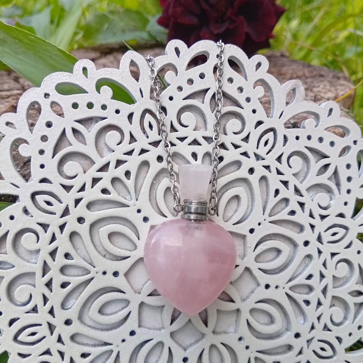 Colar Aromatizador Pessoal de Quartzo Rosa – Amor-Próprio & Equilíbrio Emocional